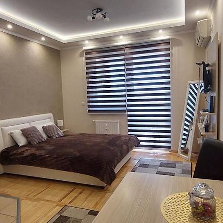Apartman Studio Niki Subotica Exterior foto